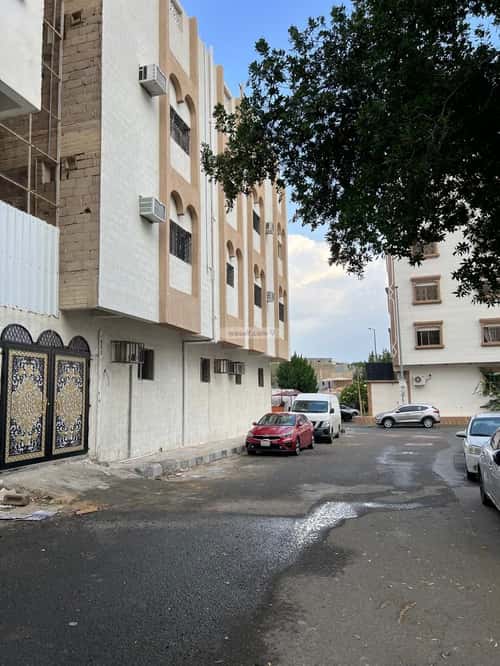 Apartment with 3 Bedrooms Al Maarid, Alttayif