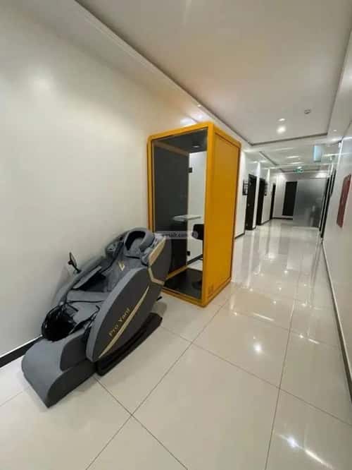 884 sqm office in Al Aridh