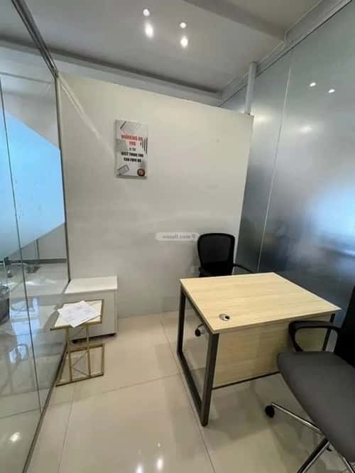 مكتب 884 م² في العارض