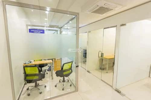 مكتب 884 م² في العارض