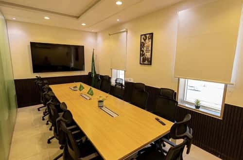 مكتب 884 م² في العارض