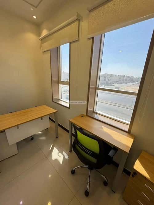 مكتب 884 م² في العارض