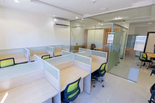 884 sqm office in Al Aridh