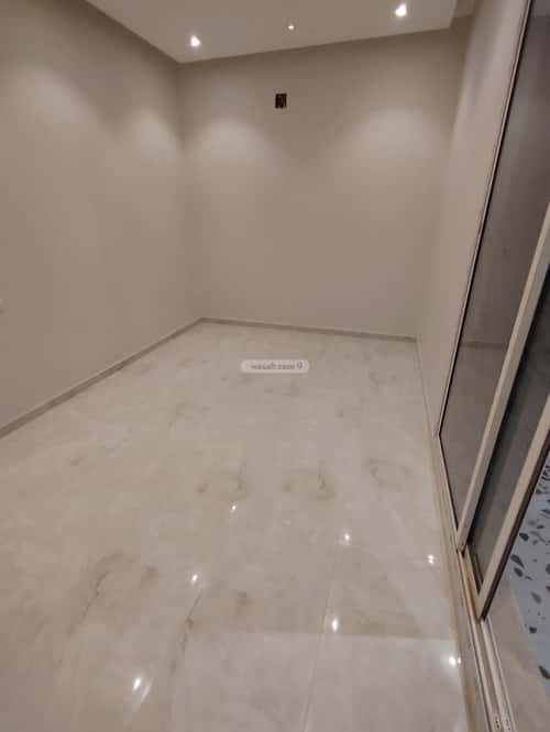 فيلا 300 متر مربع شرقية على شارع 15م النهضة، شرق الرياض، الرياض