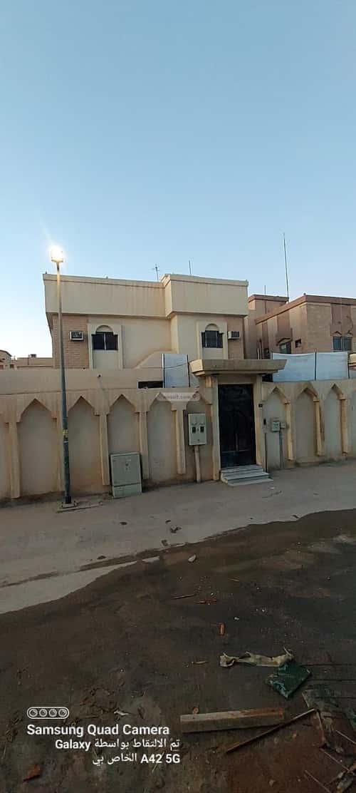 فيلا 466 متر مربع شمالية على شارع 10م الملك فهد، شمال الرياض، الرياض