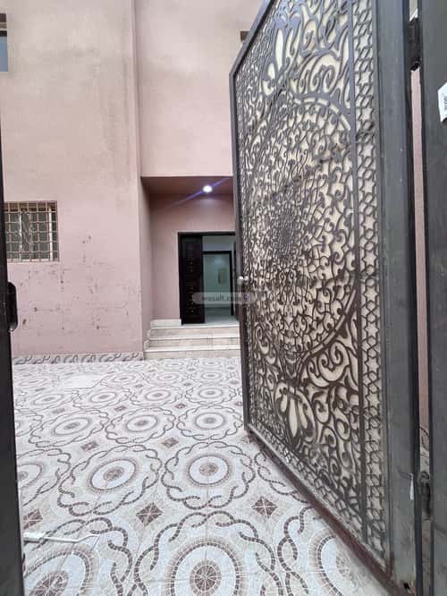 Floor 390 SQM with 5 Bedrooms Al-Wadi, North Riyadh, Riyadh