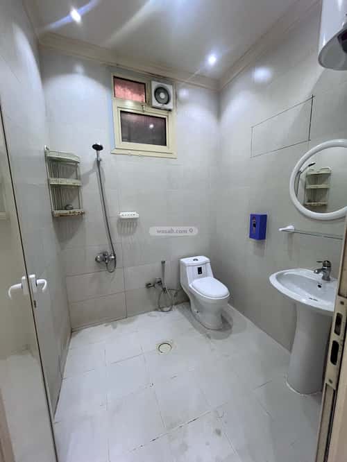 Floor 390 SQM with 5 Bedrooms Al-Wadi, North Riyadh, Riyadh