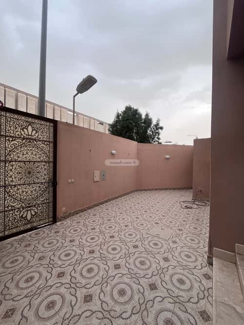 Floor 390 SQM with 5 Bedrooms Al-Wadi, North Riyadh, Riyadh
