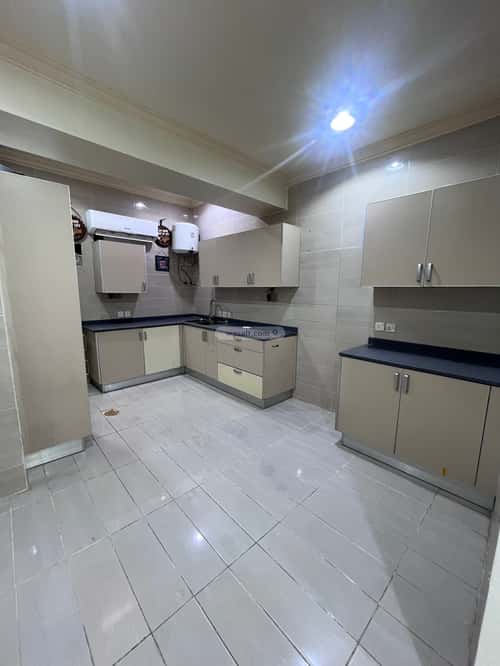 Floor 390 SQM with 5 Bedrooms Al-Wadi, North Riyadh, Riyadh