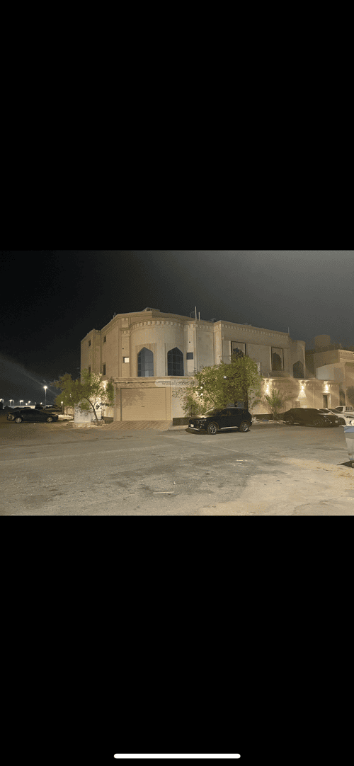 فيلا 1043.52 متر مربع جنوبية شرقية على شارع 18م الشعلة، الدمام