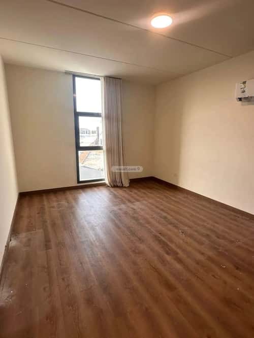 فيلا 200 متر مربع شمالية غربية على شارع 18م مطار الملك خالد الدولي، شمال الرياض، الرياض