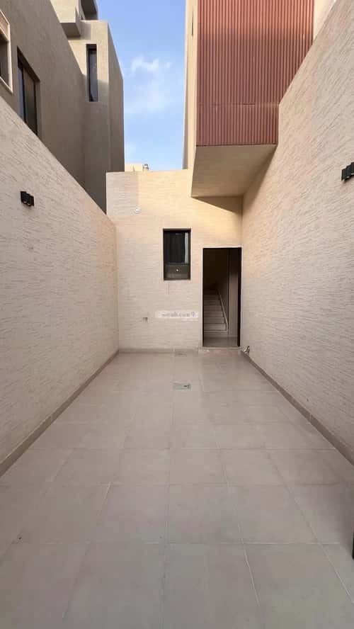 Floor 290 SQM with 6 Bedrooms Al-Faruq, Central Riyadh, Riyadh