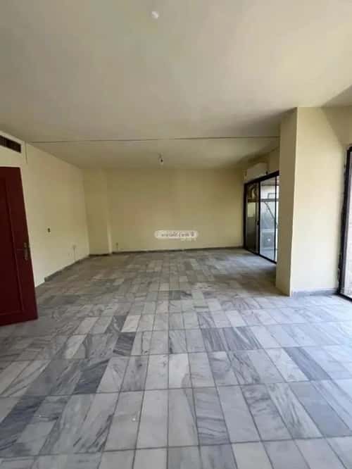 Building 1400 SQM Facing East Al Sharafeyyah, South Jeddah, Jeddah