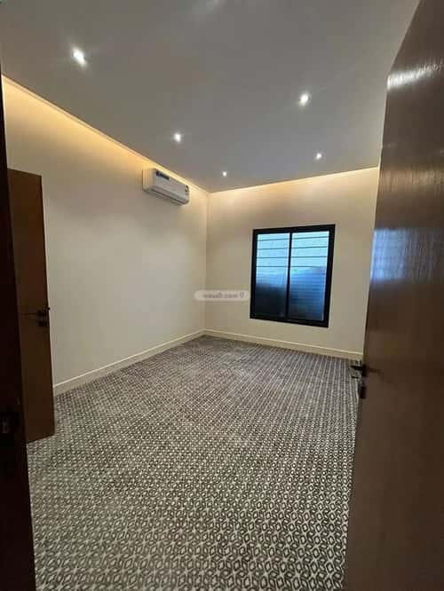 Floor 243 SQM with 5 bedrooms بدر، جنوب الرياض، الرياض