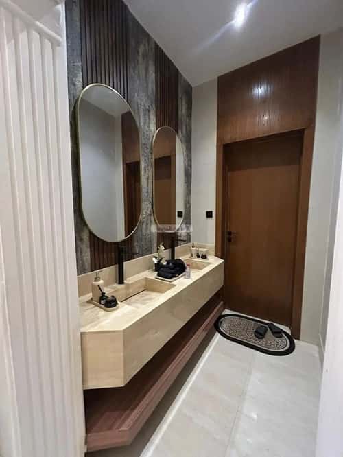 Floor 243 SQM with 5 bedrooms بدر، جنوب الرياض، الرياض