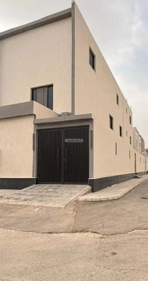 Floor 243 SQM with 5 bedrooms بدر، جنوب الرياض، الرياض