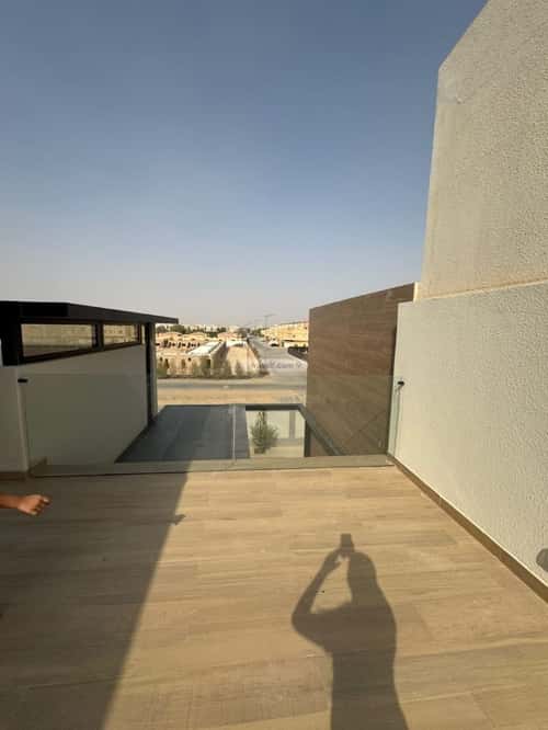 Villa 205 SQM Facing East with 6 Bedrooms Al-Muanisiyah, East Riyadh, Riyadh