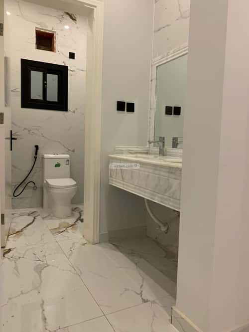 فيلا 200 متر مربع شمالية على شارع 15م الصواري، شمال جدة، جدة