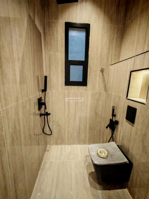 فيلا 240 متر مربع مع شقة واجهة شرقية الرمال، شرق الرياض، الرياض