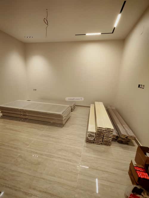 Villa 240 SQM with 1 Apartment Facing East Ar-Rimal, East Riyadh, Riyadh