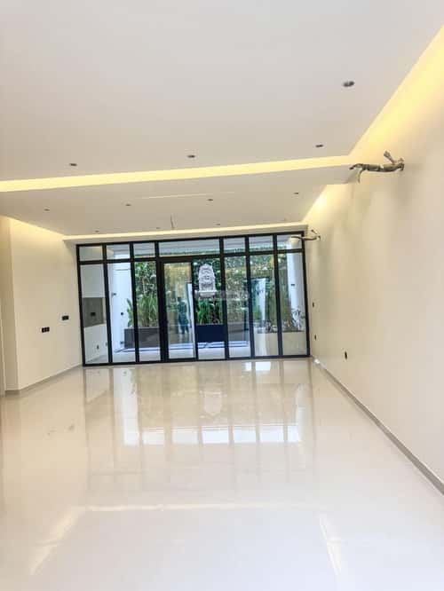 فيلا 250 متر مربع شمالية على شارع 15م الصواري، شمال جدة، جدة