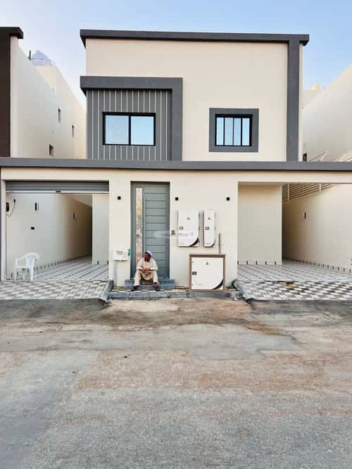 دور 261.42 متر مربع ب 6 غرف العزيزية، جنوب الرياض، الرياض