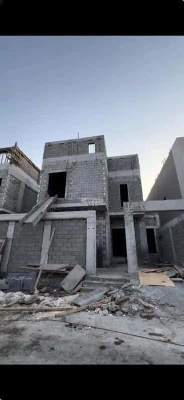 فيلا 690 متر مربع شرقية على شارع 15م الجوهرة، القطيف