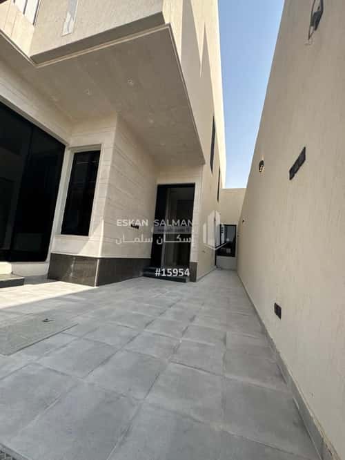 Floor 189.25 SQM with 5 Bedrooms Al- Nadwah, East Riyadh, Riyadh