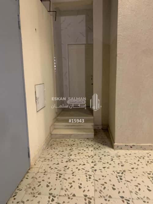 فيلا 210 متر مربع شرقية على شارع 15م القدس، البدائع