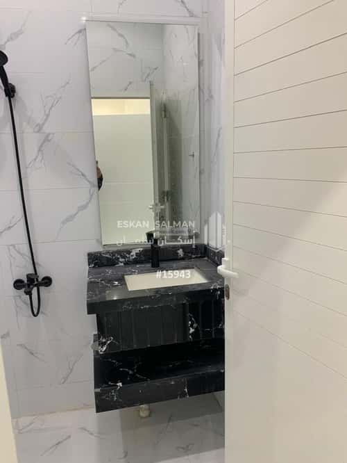 فيلا 210 متر مربع شرقية على شارع 15م القدس، البدائع