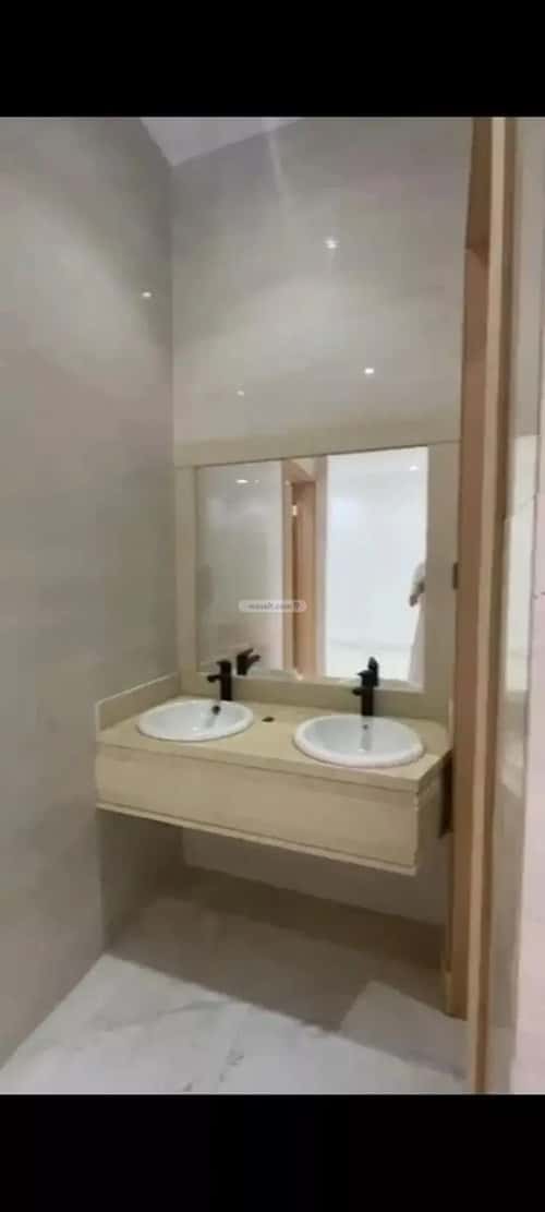 فيلا 200 متر مربع جنوبية على شارع 20م طويق، غرب الرياض، الرياض