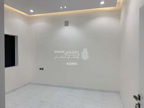 فيلا 210 متر مربع شرقية على شارع 15م القدس، البدائع