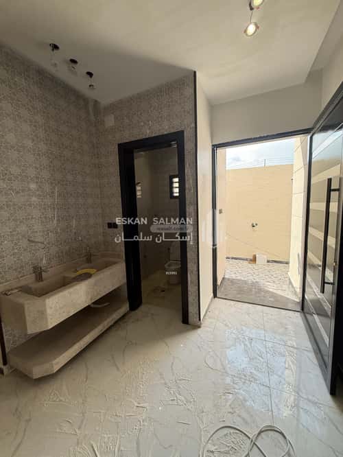 فيلا 381.01 متر مربع شمالية على شارع 12م ريحه، الطائف