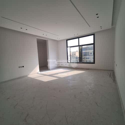 فيلا 250 متر مربع غربية على شارع 18م ضاحية الملك فهد، الدمام