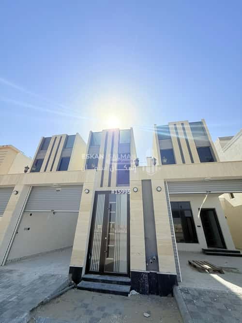 فيلا 230.63 متر مربع شرقية على شارع 32م ضاحية الملك فهد، الدمام