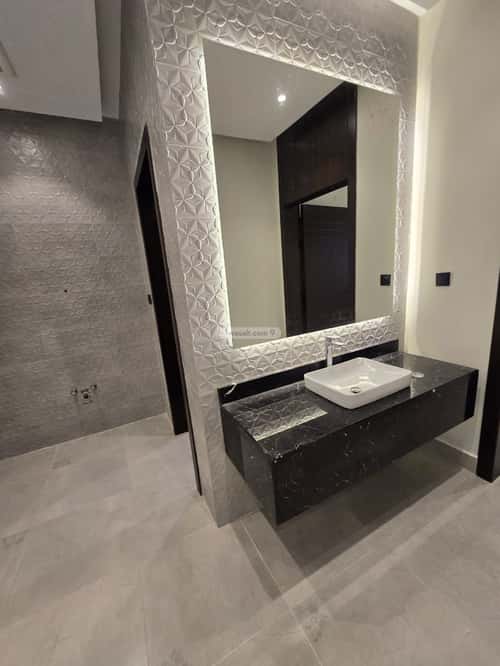 Villa 332 SQM with 2 Apartments Facing East Al Rahmanyah, East Jeddah, Jeddah