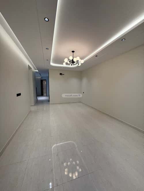 شقة ب 8 غرف المعلاة، أحد رفيدة