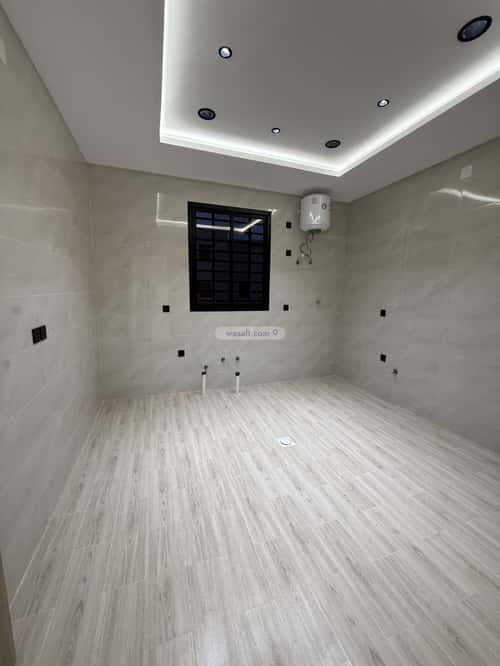 شقة ب 8 غرف المعلاة، أحد رفيدة