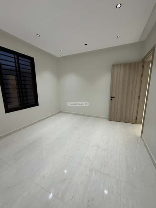 شقة ب 8 غرف المعلاة، أحد رفيدة