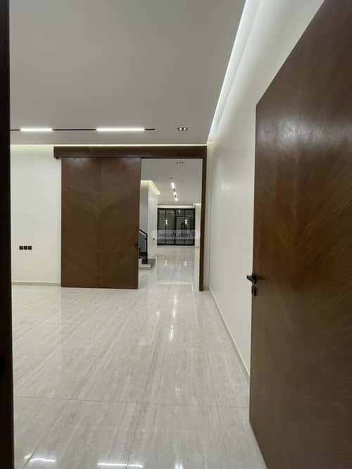Villa 368 SQM with 2 Apartments Facing North Ar-Rimal, East Riyadh, Riyadh