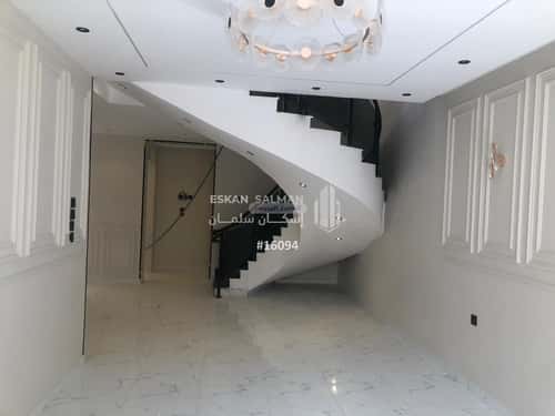 فيلا 343.63 متر مربع شمالية على شارع 12م ريحه، الطائف