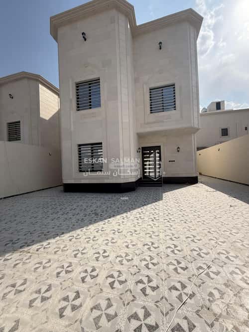 فيلا 381.01 متر مربع شمالية على شارع 12م ريحه، الطائف