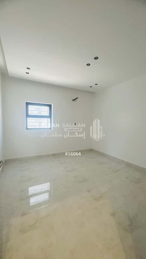 فيلا 225 متر مربع شمالية على شارع 15م الدانة، الاحساء