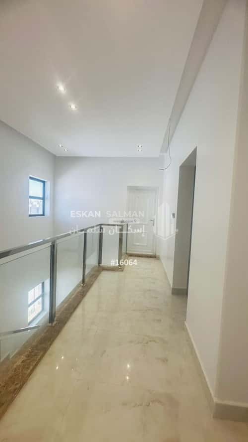 فيلا 225 متر مربع شمالية على شارع 15م الدانة، الاحساء