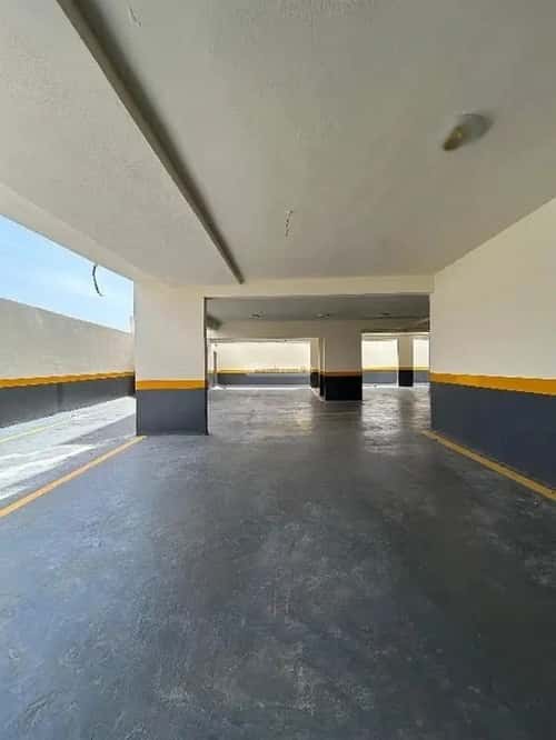 Apartment with 4 Bedrooms Al Zahra'A, Madinah