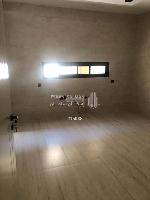 فيلا 380.3 متر مربع شمالية على شارع 12م ريحه، الطائف