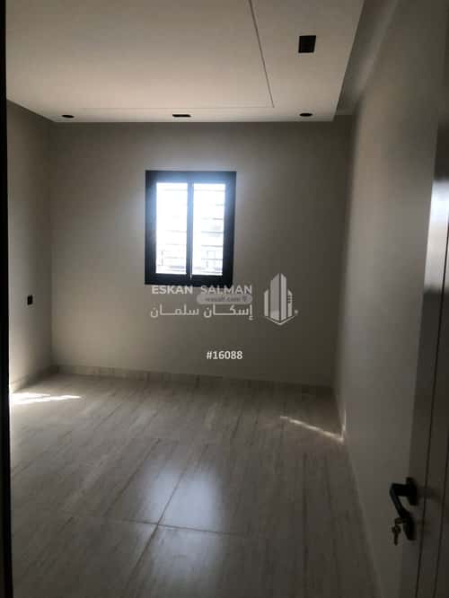 فيلا 380.3 متر مربع شمالية على شارع 12م ريحه، الطائف