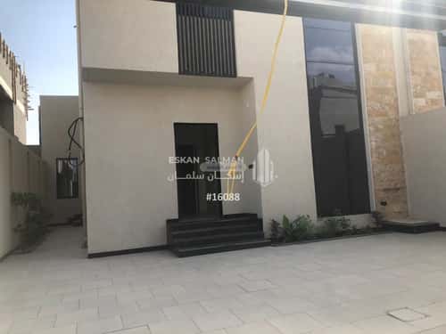 فيلا 380.3 متر مربع شمالية على شارع 12م ريحه، الطائف