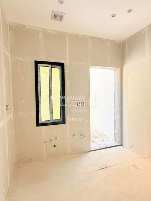 فيلا 224.39 متر مربع جنوبية على شارع 24م ضاحية الملك فهد، الدمام
