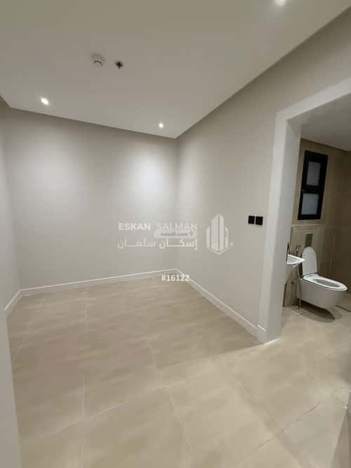 شقة 4 غرف في الملقا